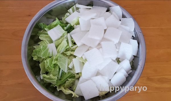 水キムチの作り方とは 本場韓国で食べられている3種の味をご紹介 ハピパリ 発酵食品と猫とエトセトラ